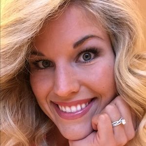 Meet your Posher, Cayce